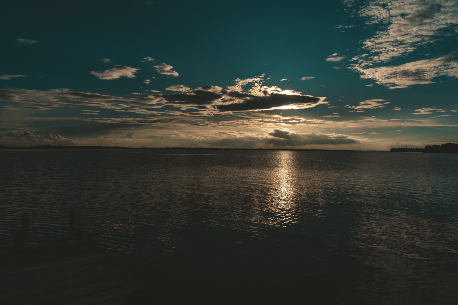 Atardecer en Ologá, en el lago de Maracaibo, estado Zulia.