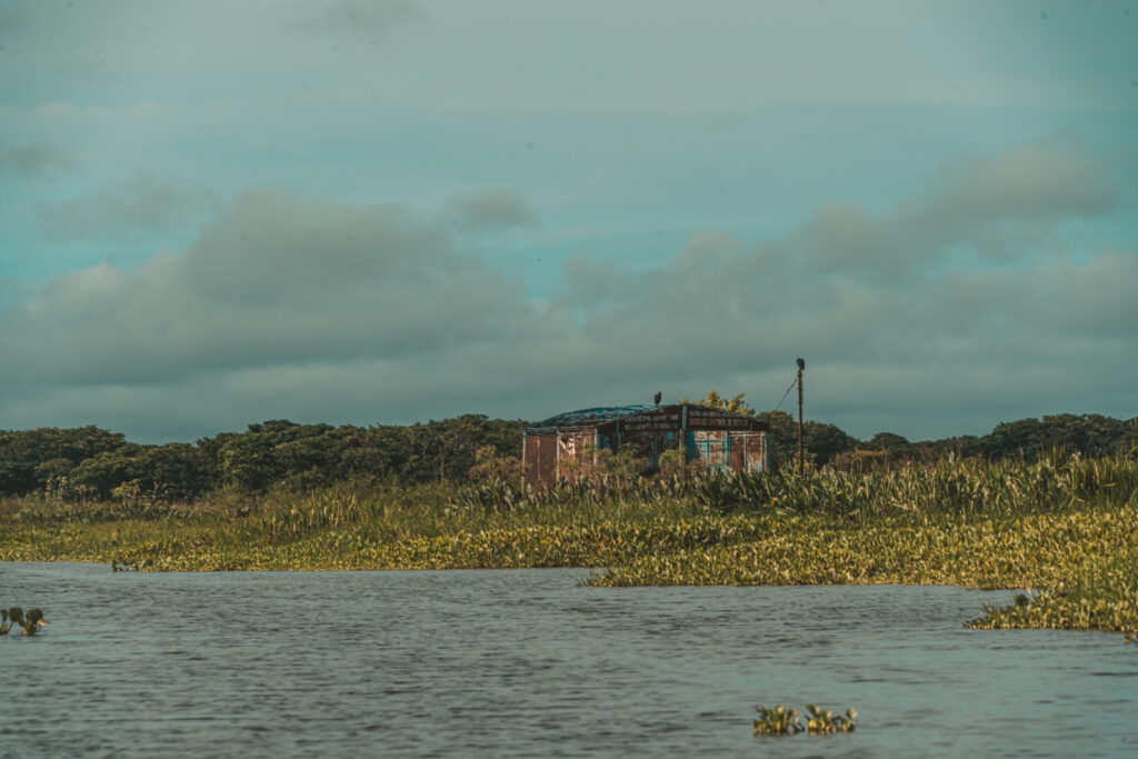 Restos de lo que fue un palafito en Congo Mirador, en el lago de Maracaibo (Zulia). Foto: Aldenix David Ocanto